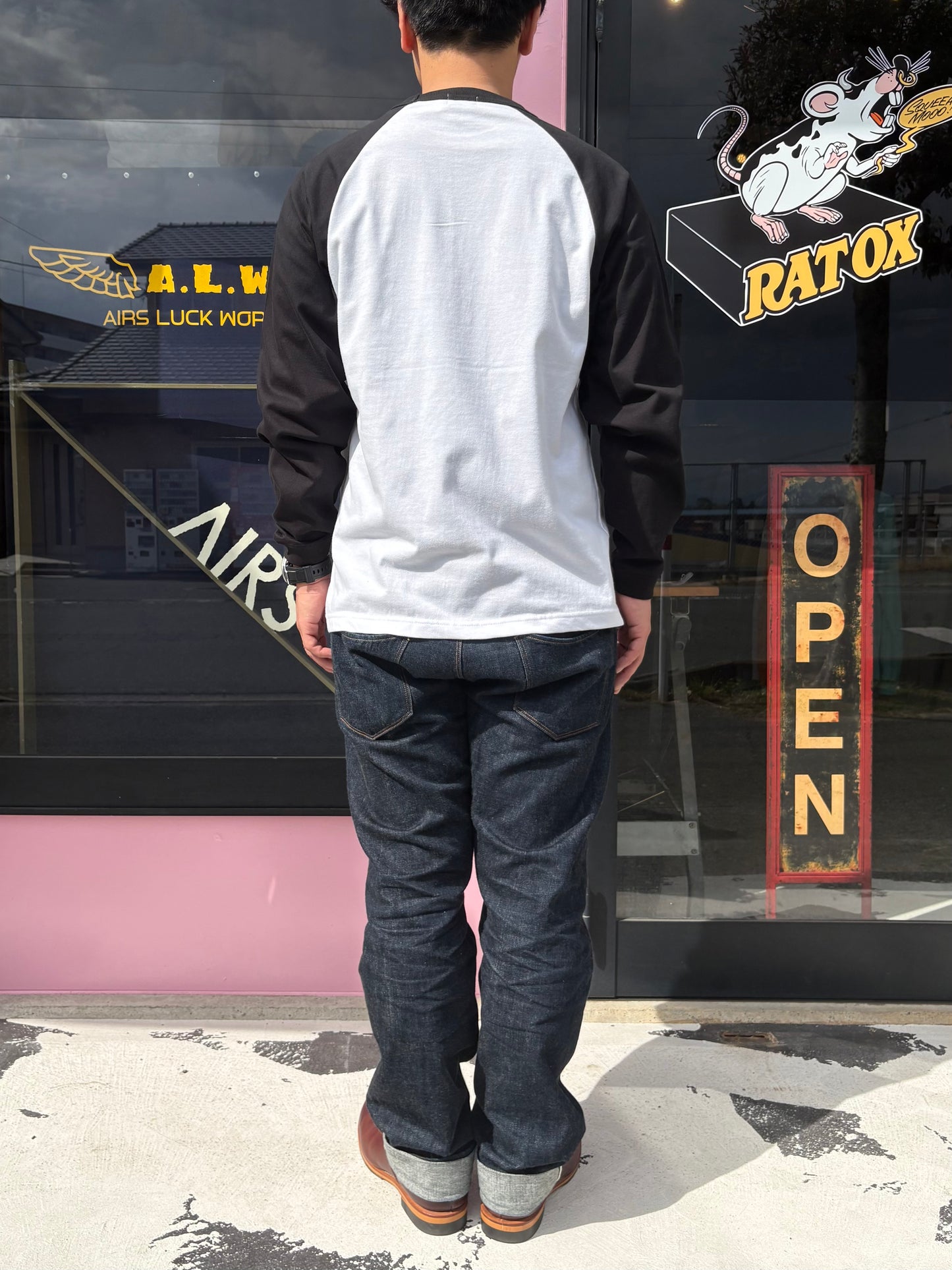 RAGLAN LONG SLEEVE