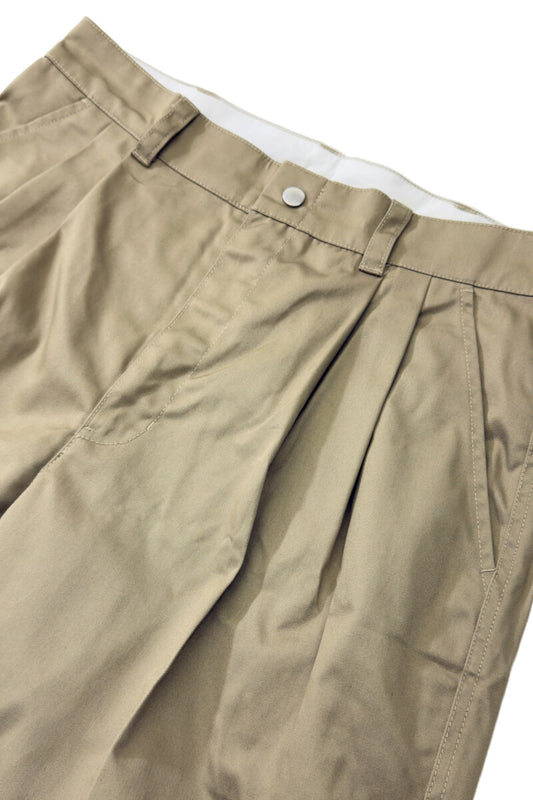 Two Tuck Chino Pants -BEIGE-