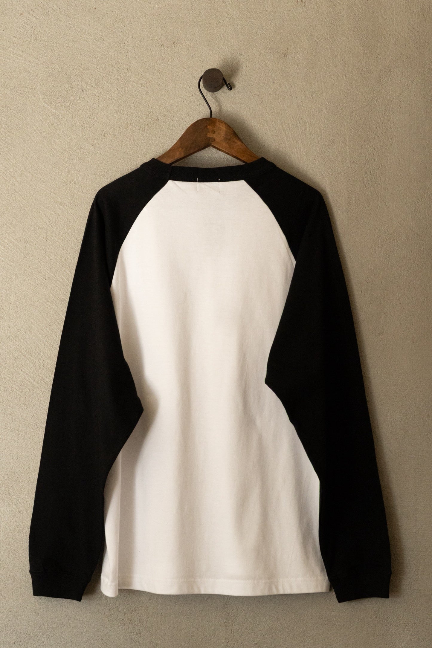 RAGLAN LONG SLEEVE
